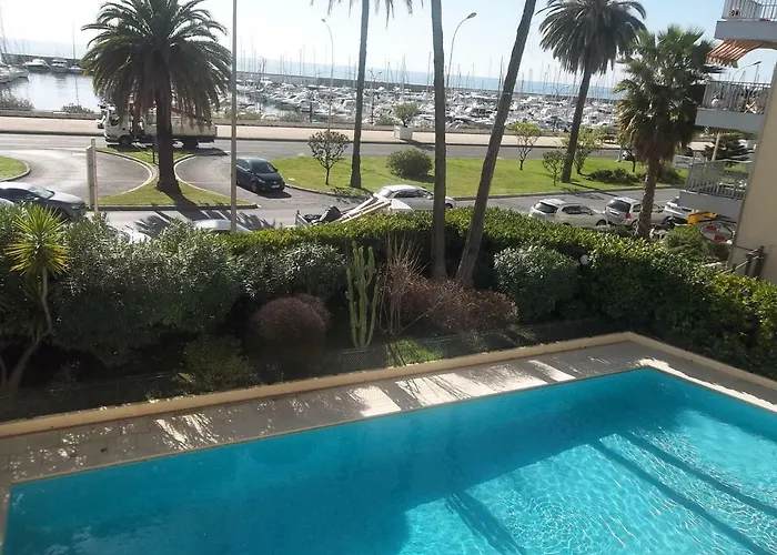 Appartement Front De Mer Avec Piscine